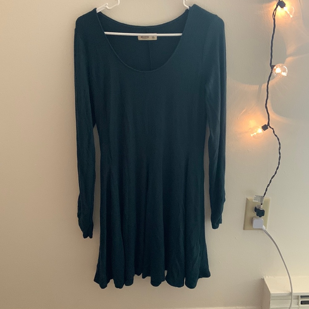 Hollister dark green dress. Knee length size medium!